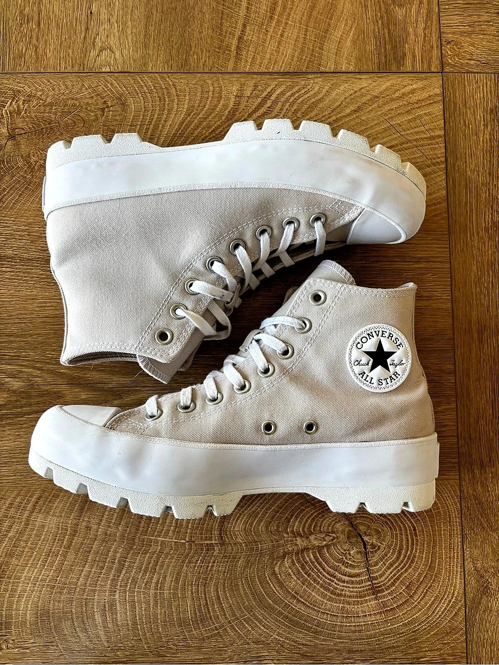 Converse Chuck Taylor | All Star Lugged High Top Sneakers | Size 9